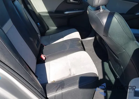 2012 Toyota Camry Se z USA, uszkodzony, nr VIN 4T1BF1FKXCU132634